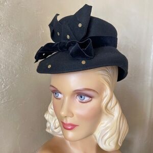 TIMELESS 1940's BLACK FELT TILT HAT  WITH VELOUR BAND & BOW + GOLD STUDS